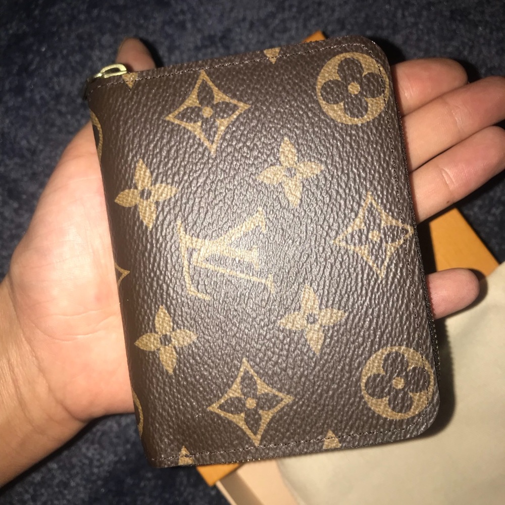 Louis Vuitton Zippy Wallet